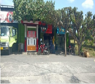 TOKO KELONTONG DAN KIOS BENSIN PERTAMINI